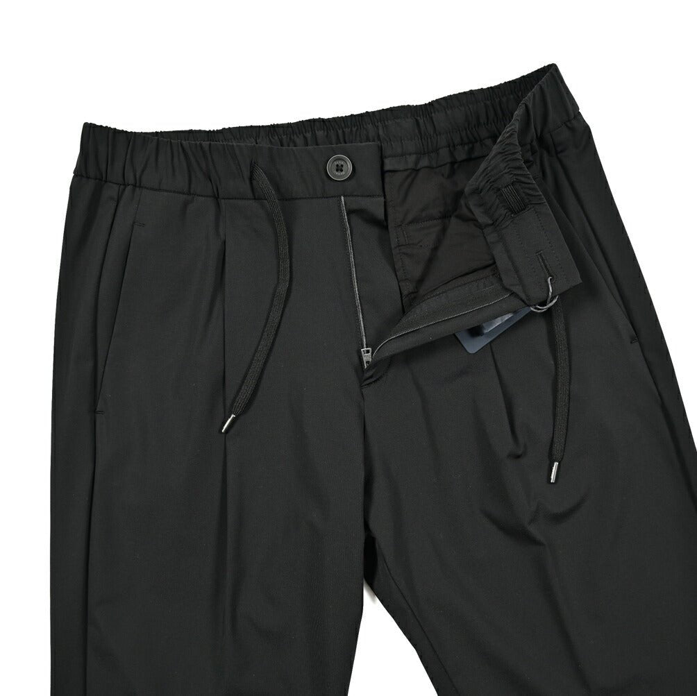 25SS HERNO ストレッチナイロン ワンタックイージーパンツ｜415716 - 44｜GUARDAROBA MILANO OFFICIAL STORE