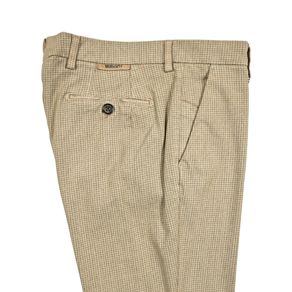 SALE｜BERWICH MORELLO ストレッチコットン ノータックチノスラックス｜412192 - 46｜GUARDAROBA MILANO OFFICIAL STORE